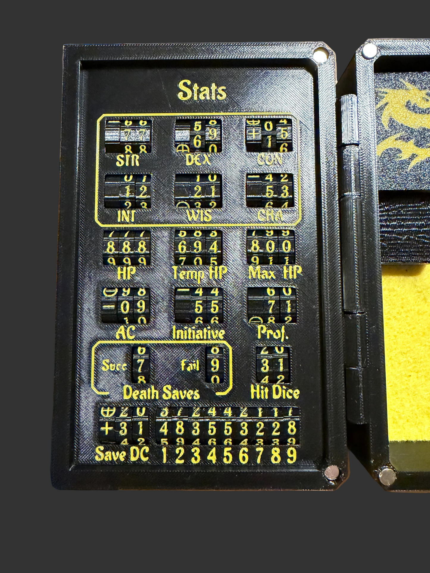 Dungeons & Dragons Player Kit Chest w/Dice Tower